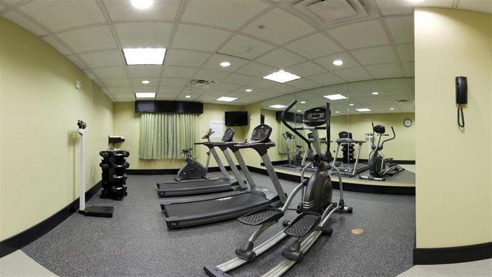 ווייקרוס Holiday Inn Express מראה חיצוני תמונה