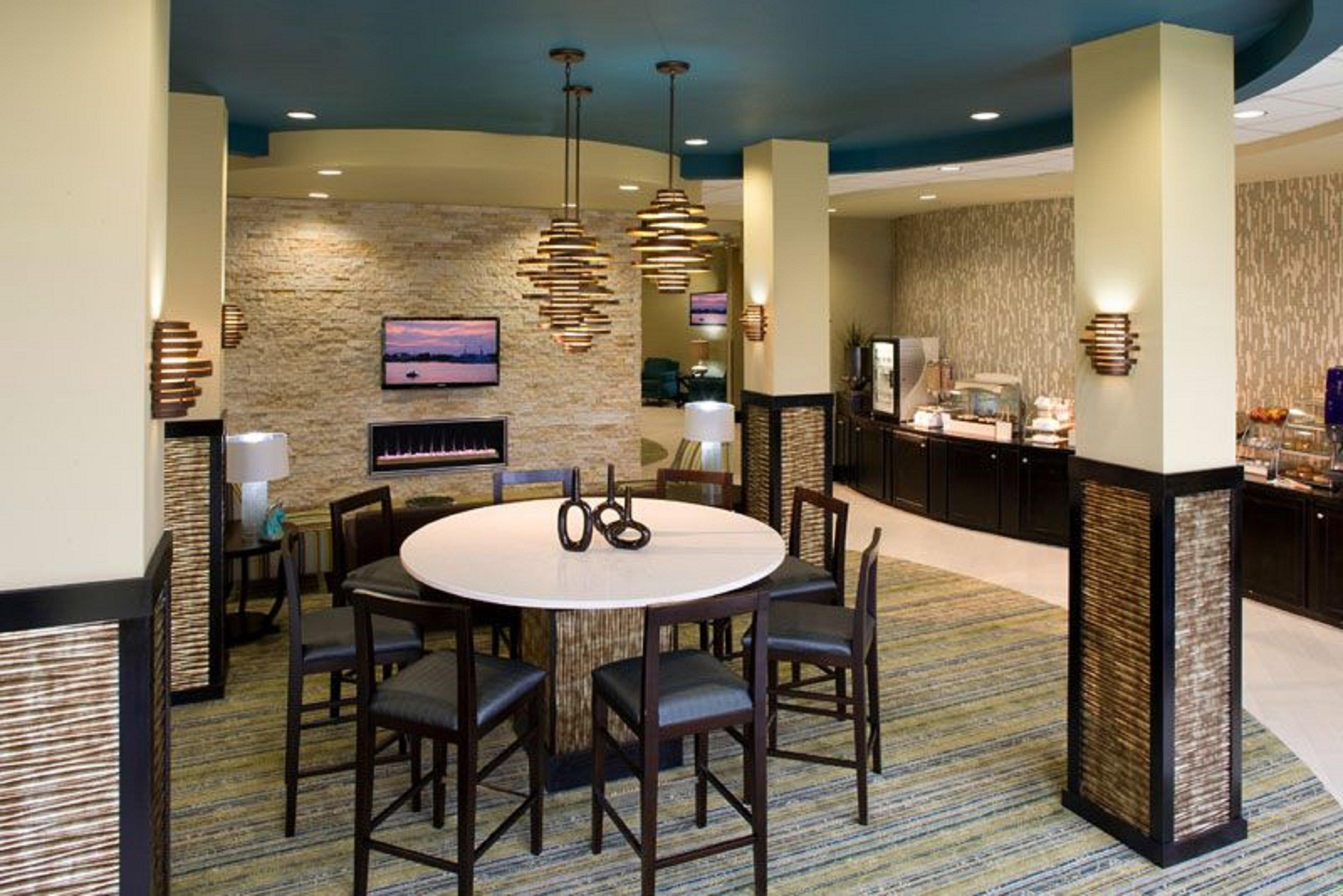 ווייקרוס Holiday Inn Express מראה חיצוני תמונה