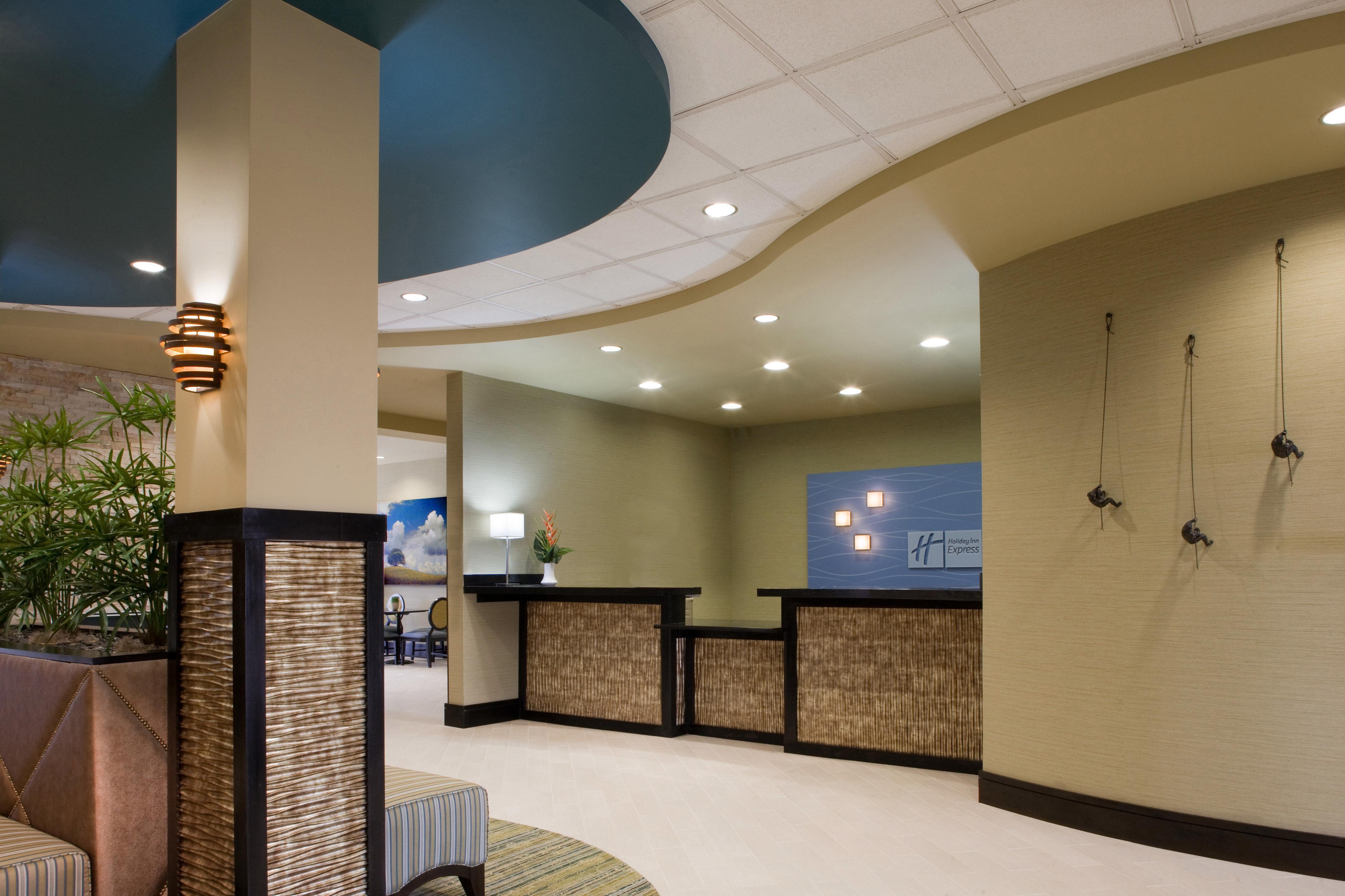 ווייקרוס Holiday Inn Express מראה חיצוני תמונה