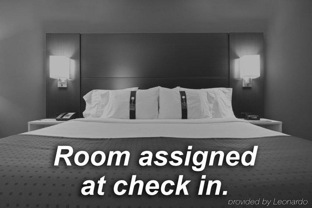 ווייקרוס Holiday Inn Express מראה חיצוני תמונה