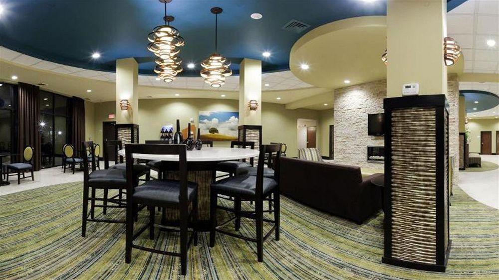 ווייקרוס Holiday Inn Express מראה חיצוני תמונה