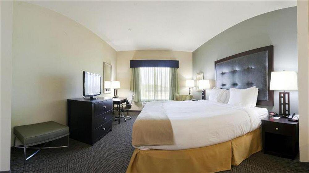 ווייקרוס Holiday Inn Express מראה חיצוני תמונה