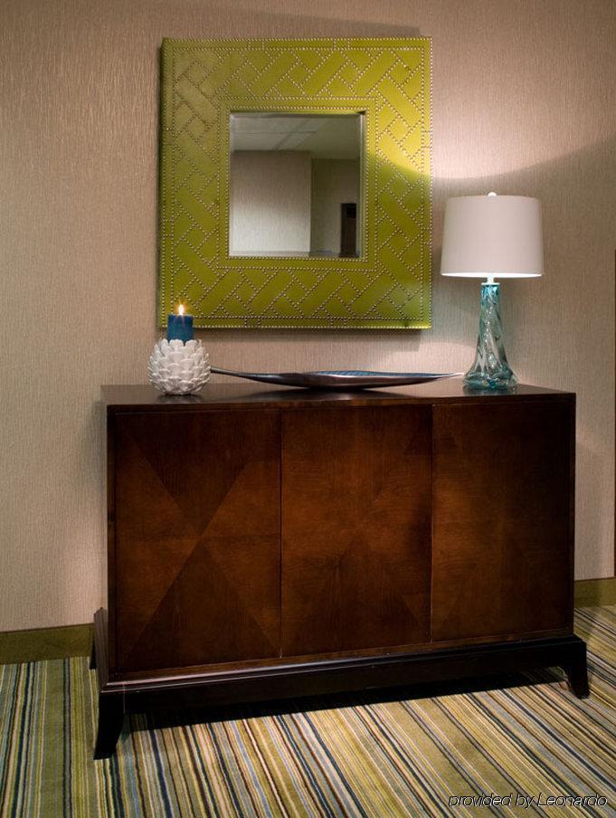 ווייקרוס Holiday Inn Express מראה פנימי תמונה