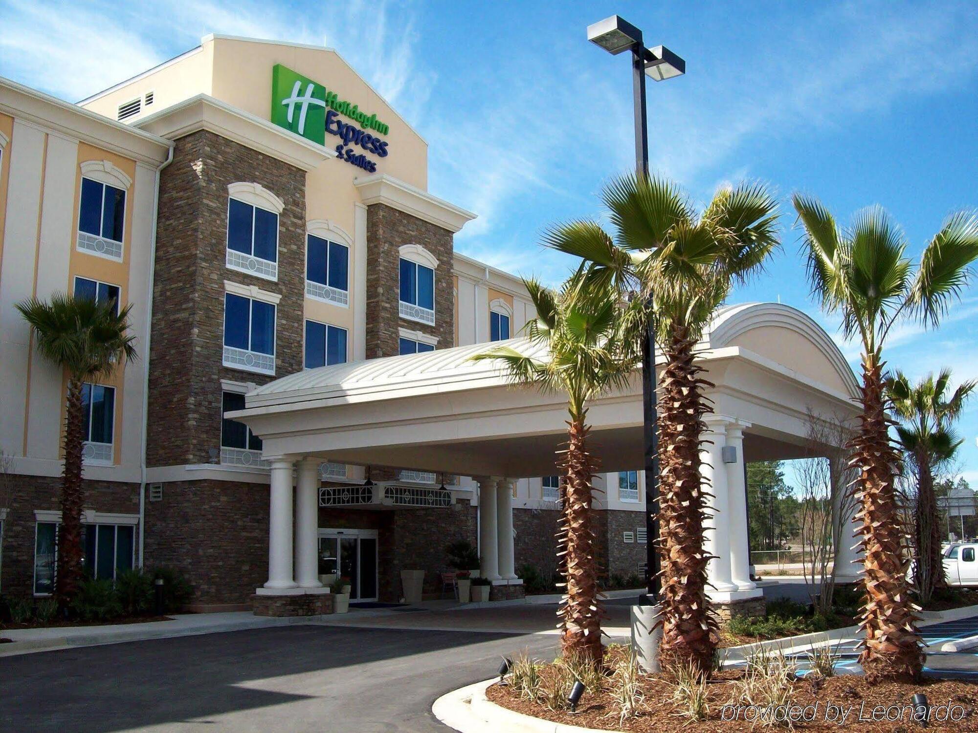 ווייקרוס Holiday Inn Express מראה חיצוני תמונה