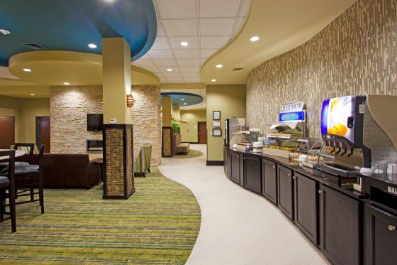ווייקרוס Holiday Inn Express מראה חיצוני תמונה